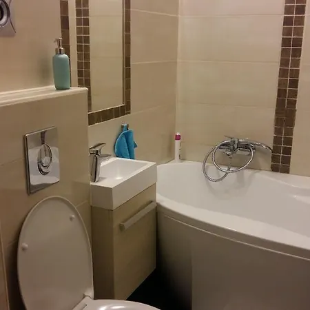 شقة Rona Apartman