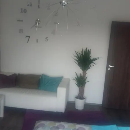 Rona Apartman *